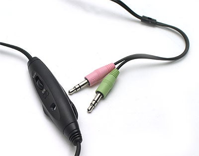 In-line volume control and microphone mute switch with standard 3.5mm green and pink audio plugs from Sennheiser PC160 Gaming Headset.
