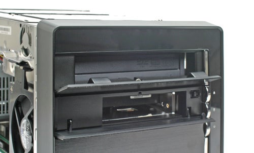 Shuttle SD39P2 Barebone system with open drive bays.