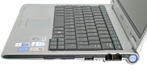 Samsung Q40 notebook keyboard and side ports detail.