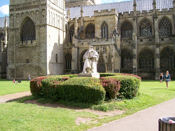 Photo taken with Kodak EasyShare C743 of a statue and cathedral.