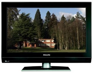 Philips 32PFL7562D 32-inch LCD TV displaying a landscape image.