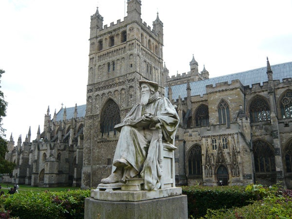 Historic cathedral and statue captured by Panasonic Lumix DMC-FX33.