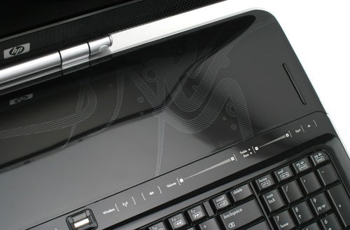 Close-up of HP Pavilion HDX9095EA Entertainment Notebook keyboard and screen.