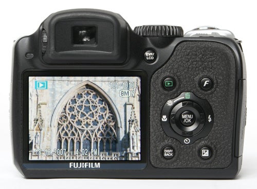 Fujifilm FinePix S8000fd camera displaying a cathedral photo.