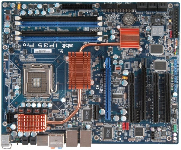 Abit IP35 Pro motherboard with heatpipes and expansion slots.