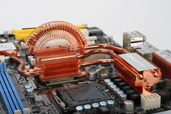 MSI X38 Diamond Motherboard with copper heatpipes and heatsinks