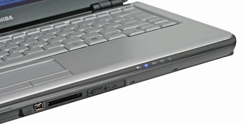 Close-up of Toshiba Satellite U300-134 laptop's keyboard and edge.Close-up of Toshiba Satellite U300-134 laptop's left side ports.