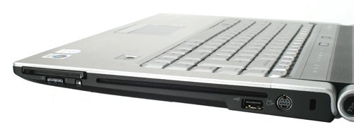 Side view of Dell XPS M1530 laptop showing ports.Dell XPS M1530 laptop angled side view showing ports.