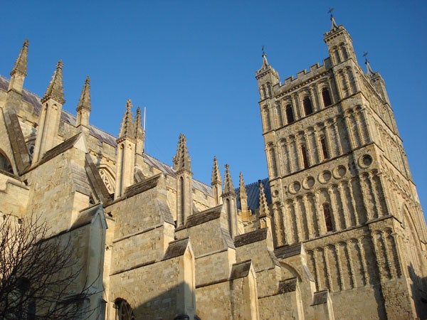 Photograph of a cathedral captured by Sony Cyber-shot DSC-W80.