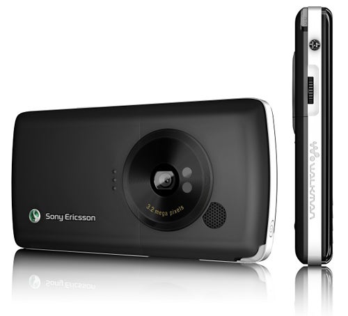 Sony Ericsson W960i smartphone with camera on display