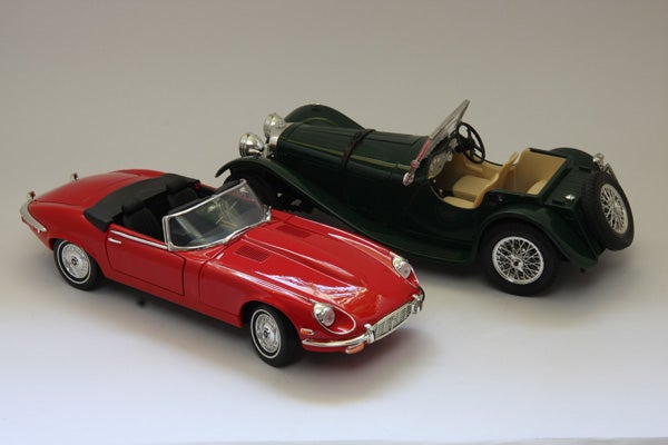 Toy models of a red and green vintage carsPhoto of two model cars taken with Canon EOS 40D.
