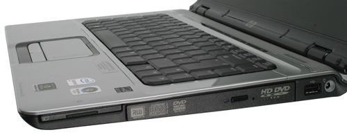 HP Pavilion dv6750ea laptop highlighting keyboard and ports.HP Pavilion dv6750ea laptop showing keyboard and side ports