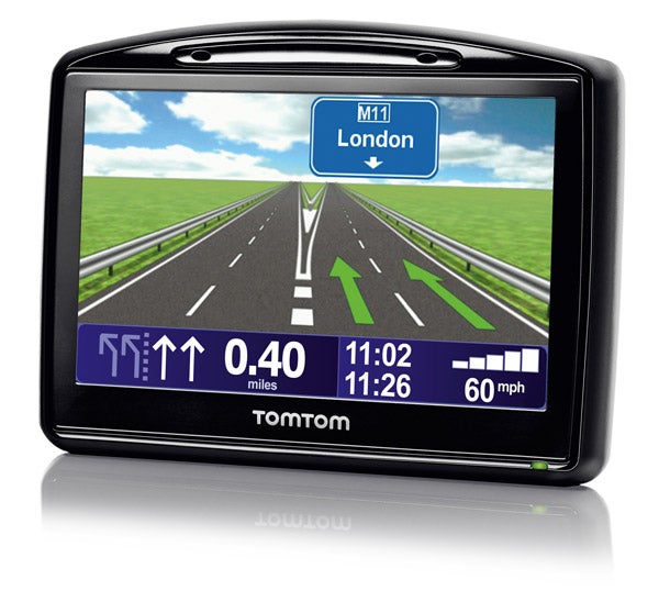 TomTom Go 930 Traffic navigation system displaying route to London.