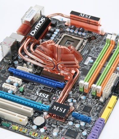 MSI P45 Platinum motherboard with copper heatpipes and heatsinks.MSI P45 Platinum motherboard with copper heatpipes and cooling fins.