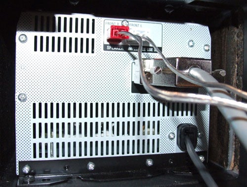 Close-up of Sony DAV-F200 Home Cinema System connections.Close-up of Sony DAV-F200 system speaker connectors