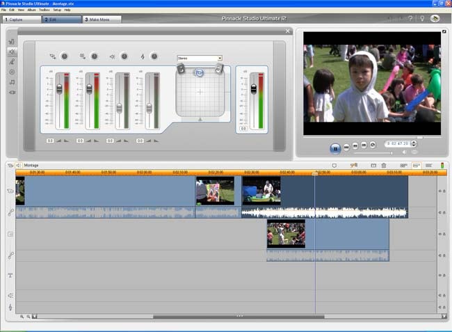 Screenshot of Pinnacle Studio 12 video editing software interface.Screenshot of Pinnacle Studio 12 video editing interface.