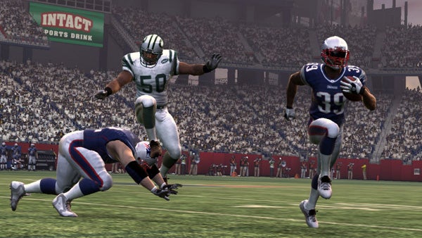 Screenshot of gameplay from Madden NFL 09 video game.Screenshot from Madden NFL 09 video game showing gameplay action.