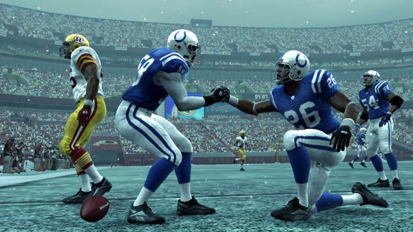 Screenshot of gameplay from Madden NFL 09 video game.In-game screenshot of Madden NFL 09 showing football gameplay action.
