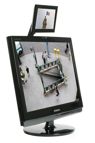 Samsung SyncMaster dual-monitor setup with small pivot display.