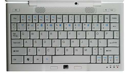 Raon Digital Everun Note mini-laptop keyboard and trackstick.