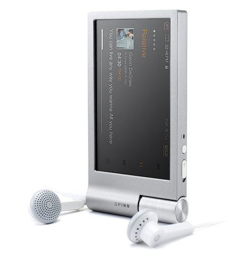 iRiver Spinn 4GB MP3 player with earbuds.