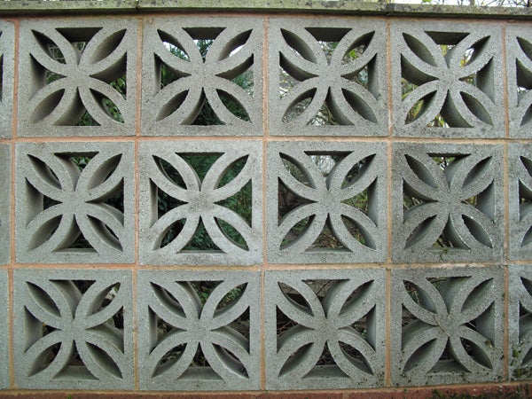 Decorative concrete block wall with leaf patterns