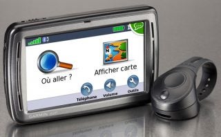 Garmin nuvi 860 GPS and remote with French interface.