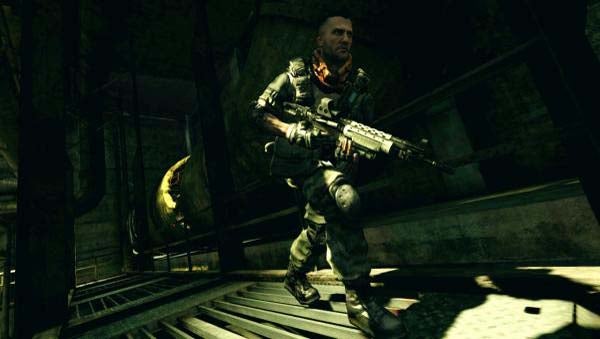 Soldier running with gun in a dark Killzone 2 game scene
