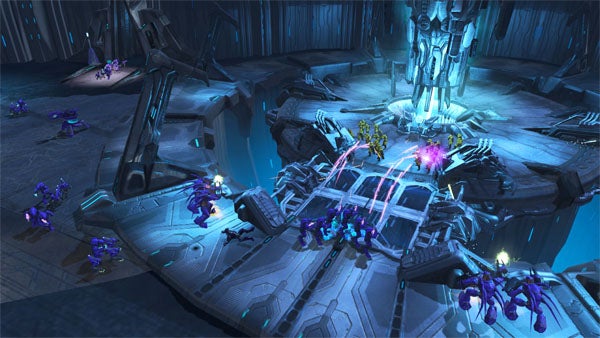 Halo Wars gameplay showing a battle scene with units.