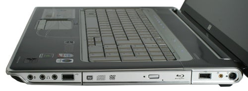 Side view of HP HDX18-1005ea Notebook showing ports