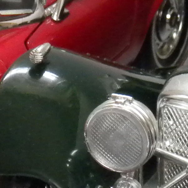 Close-up of a classic car captured by Nikon CoolPix S630.