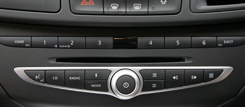 Renault Laguna Coupe GT's audio control dashboard panel