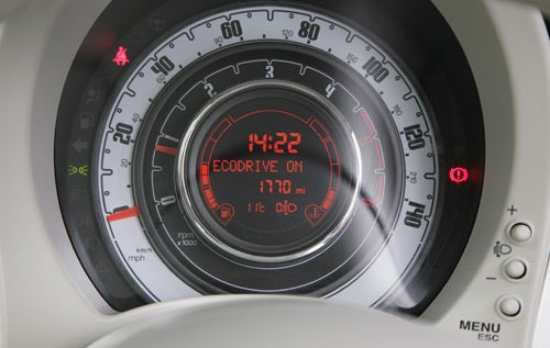 Fiat 500 Lounge dashboard showing EcoDrive feature activated.