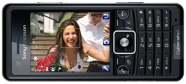 Sony Ericsson C510 phone displaying camera interface with photo.