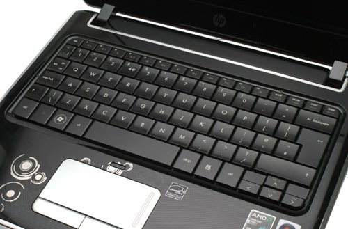 HP Pavilion dv2-1030ea notebook keyboard and touchpad close-up