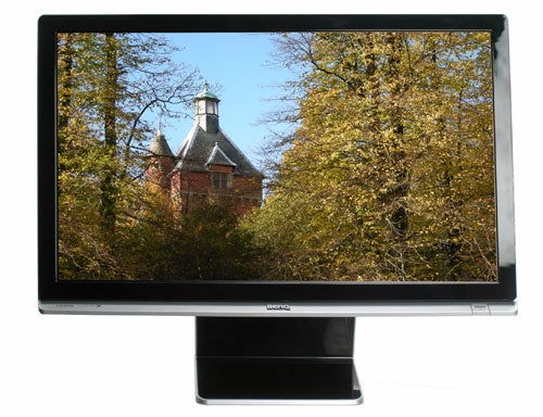 BenQ E2400HD monitor displaying a crisp outdoor scene.