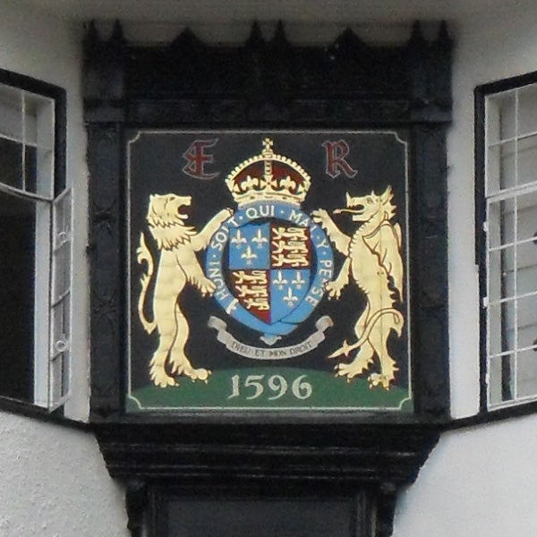 Coat of arms with lions and a date plaque from 1596.
