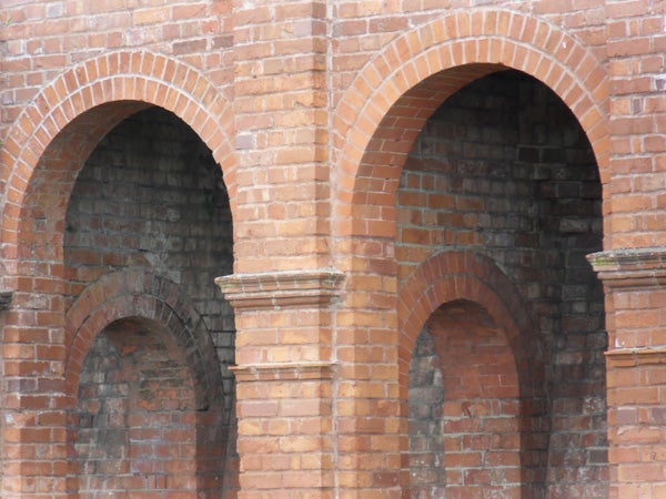 Close-up of brick arches showing camera's focus capability.