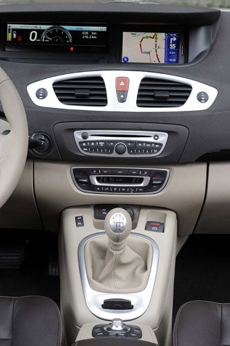 Interior dashboard and controls of Renault Grand Scenic.