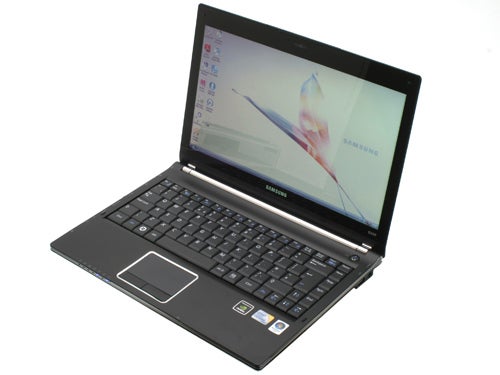 Samsung Q320 13.4-inch Laptop on display.
