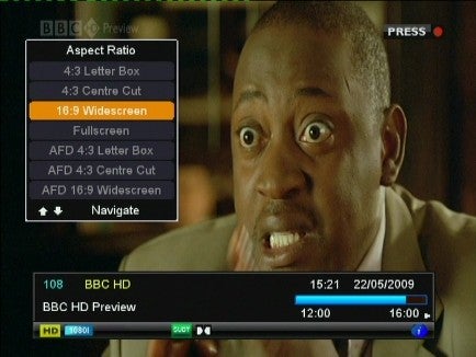 Picture adjustment menu on Metronic SAT 100 HD Freesat Receiver screen.On-screen display of Metronic SAT 100 HD showing aspect ratio options.