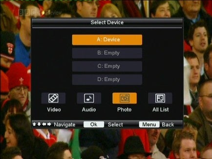Metronic SAT 100 HD Freesat Receiver menu screen with device options.