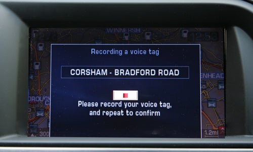 Citroen C5 navigation screen with voice tag recording prompt