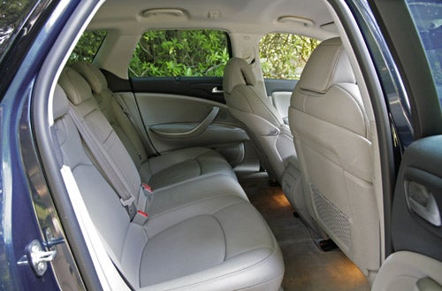 Interior view of Citroen C5 2.7 TDi Tourer's rear seats.