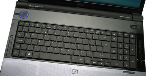 Acer Aspire 7535G laptop keyboard and touchpad.