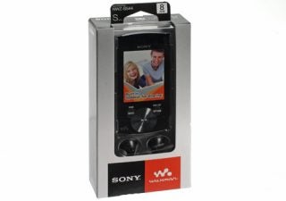 Sony Walkman NWZ-S544 8GB in original packaging.