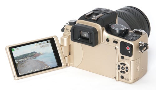 Panasonic Lumix DMC-GH1 camera with articulated screen displayed.
