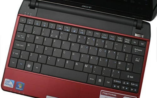 Close-up of Acer Aspire Timeline 1810TZ keyboard and logo.