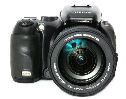 Fujifilm FinePix S200EXR lens