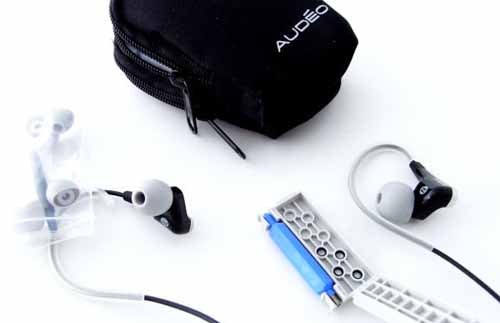 Phonak Audeo PFE 112 earphones with accessories and case.